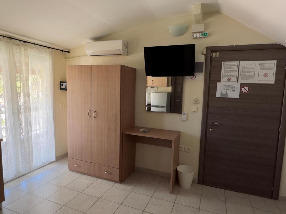 Anna Rooms Vrasná المظهر الخارجي الصورة